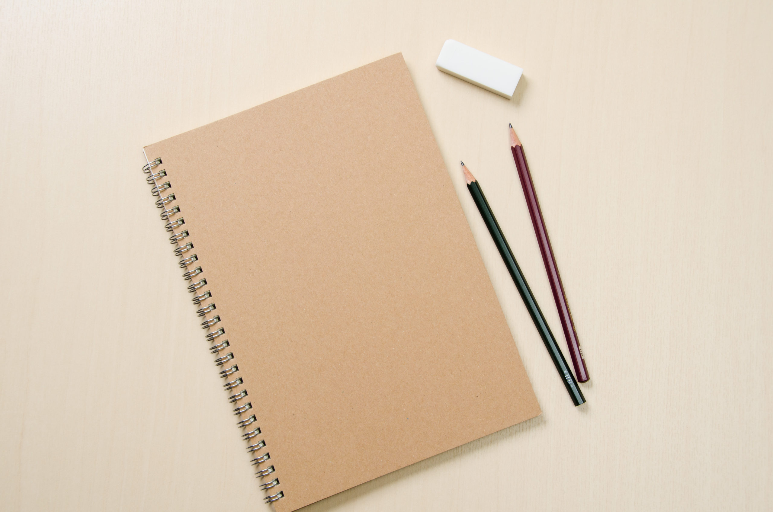 ノートと鉛筆のイメージ